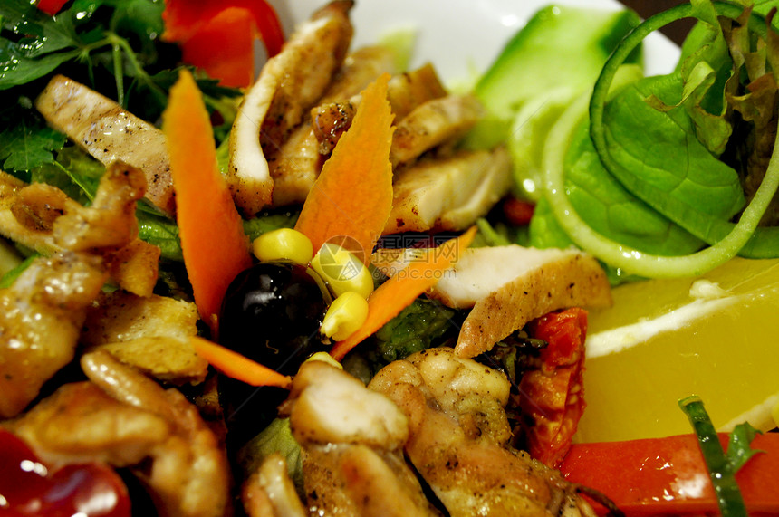 美味鸡肉沙拉玉米营养碳水午餐长叶化合物饮食餐厅盘子莴苣图片