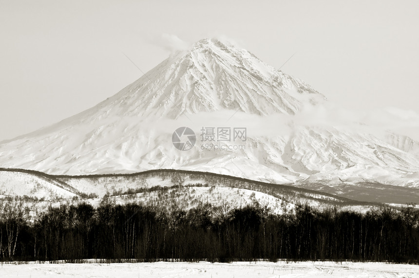 冬天美丽的火山喷发旅行者圆形旅行公园自然墙纸旅游假期荒野火山学家图片