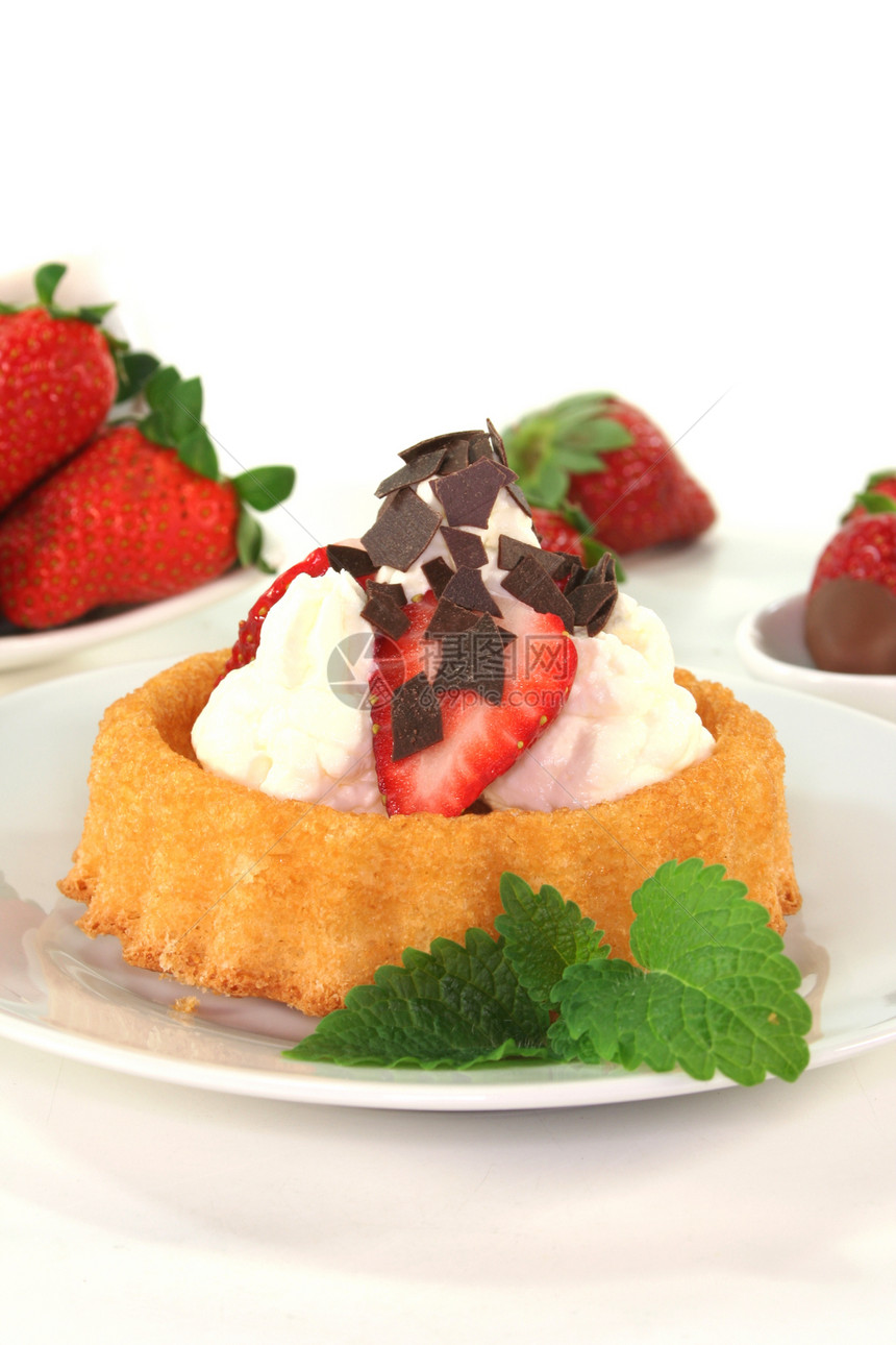 草莓派蛋糕餐饮甜点奶油咖啡店菜肴巧克力面包水果蛋糕糕点图片