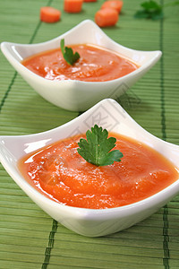 胡萝卜汤绿色草药柠檬厨房食物蔬菜根茎类橙子茴香烹饪背景图片