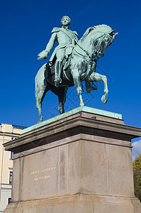 斯隆特(皇家宫)前的雕像 挪威奥斯陆高清图片