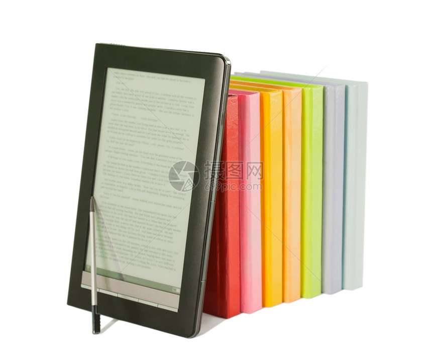 白背景的彩色书籍和电子图书阅读器行列以白色背景显示技术电子教育文学小说阅读展示数字化教科书文章图片
