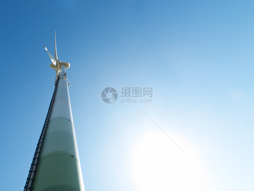 风力涡轮机和太阳技术发电机纺纱刀刃资源创新生态工业天空蓝色图片