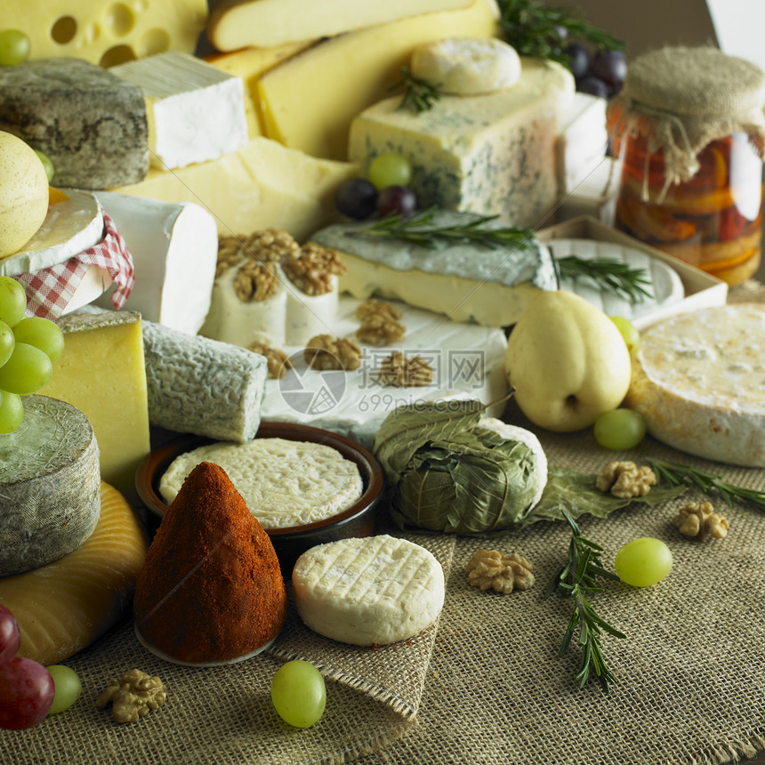 奶酪和果子仍然活着食品乳制品核桃奶制品内饰食物水果乳白色静物迷迭香图片