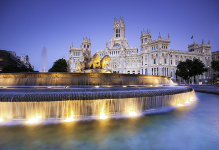 翁贝托广场西班牙马德里市Cibeles广场文化办公室蓝色景观建筑旅游通讯历史艺术城市背景