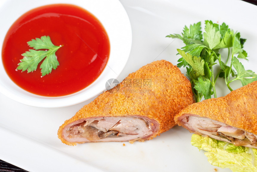 猪肉卷炙烤盘子美食餐厅宏观食物树叶午餐蔬菜沙拉图片