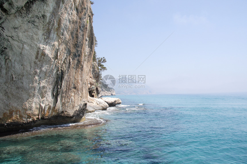 撒丁岛海洋风景旅游假期海浪活力阳光绿色游泳蓝色图片