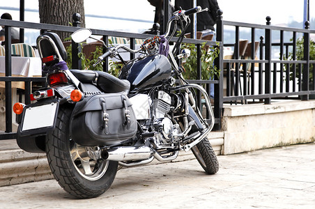 黑色游轮摩托车高清图片
