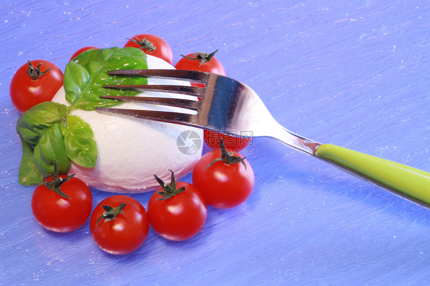 含有西红柿的马蔬菜食物白色烹饪绿色红色营养健康午餐图片