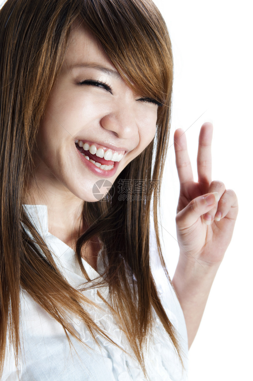 胜利标志女孩女性快乐女士自由微笑冒充棕色白色优胜者图片