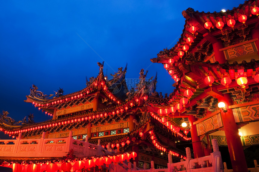 佛教寺庙宝塔信仰灯笼天空宗教节日地标文化传统蓝色图片