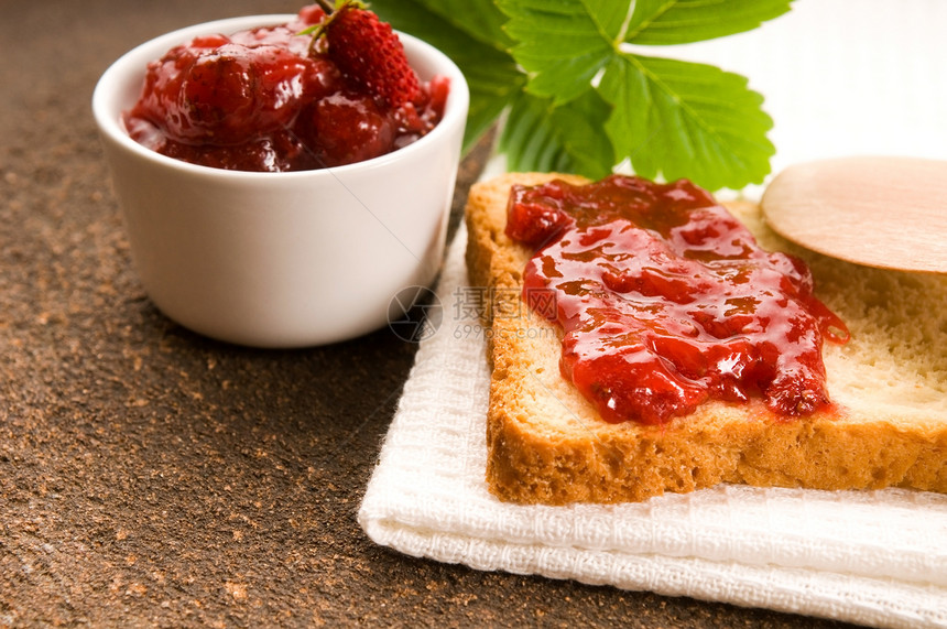 野草莓果酱加吐司杂货玻璃早餐维生素桌子饮食营养素环境浆果烹饪图片
