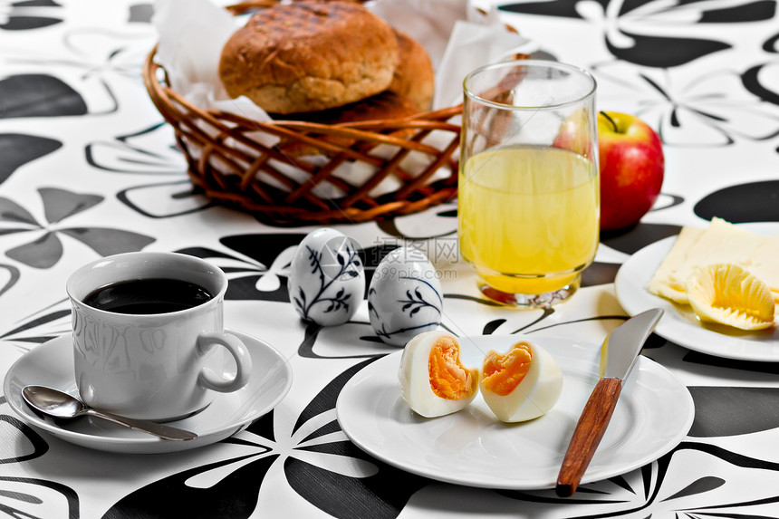 心形鸡蛋杯子英语早餐食物胡椒盘子营养咖啡黄油产品图片