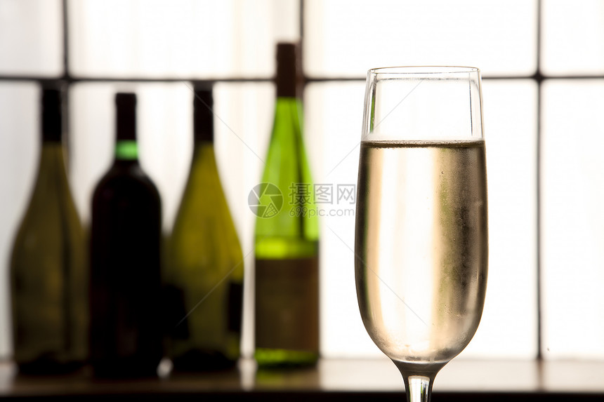 香槟杯饮料庆典长笛瓶子起泡窗户纪念日玻璃周年酒精图片