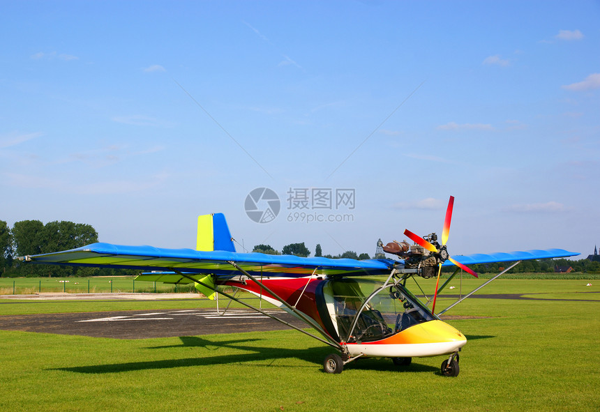 极光飞机蓝色运动机器飞行机场空气发动机乐趣活力天空图片