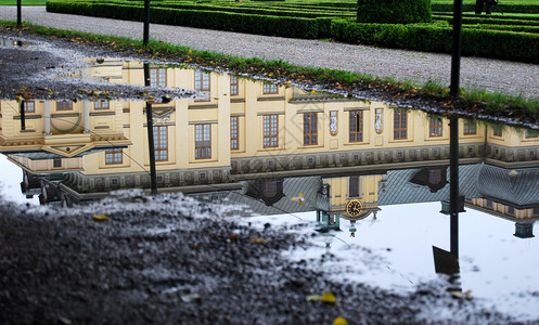 水坑窗户镜子建筑皇宫背景图片