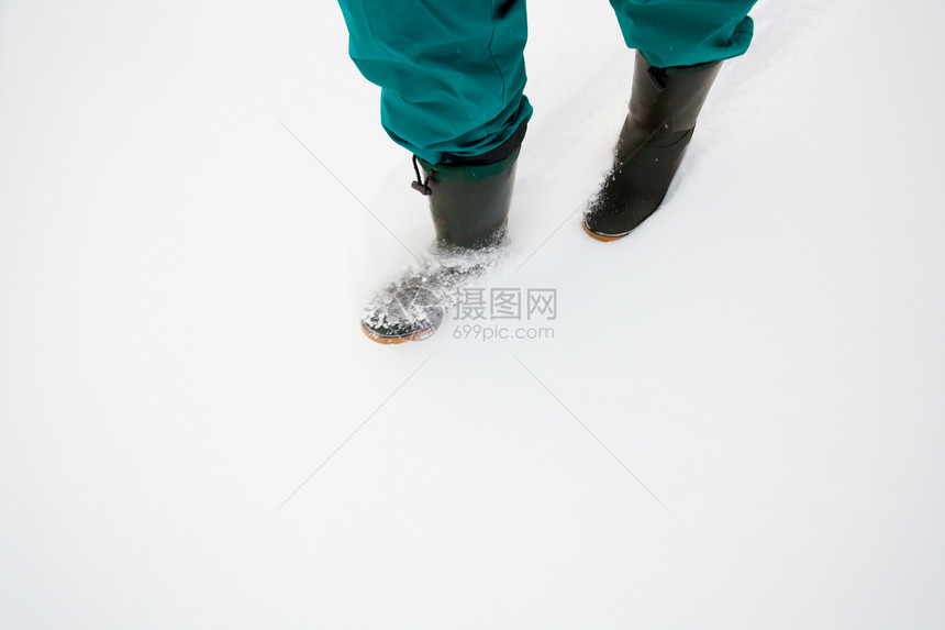 粉白雪散步飞行粉末远足国家跑步环境冻结橡皮图片