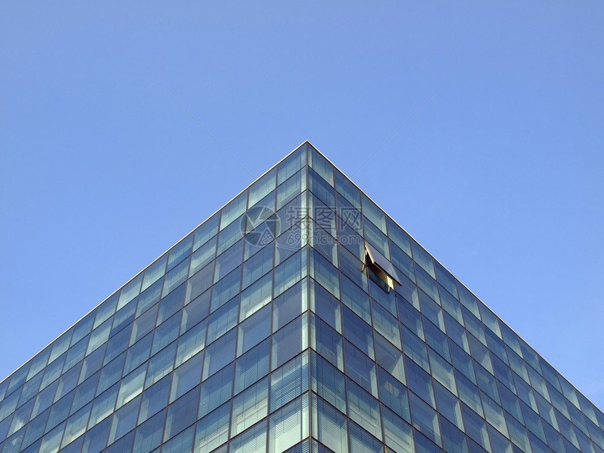 天空压台高楼办公室窗户玻璃蓝色城市摩天大楼景观商业建筑图片