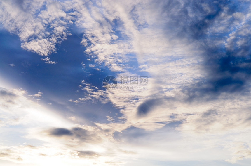 蓝色天空和滚云环境阳光活力臭氧自由气象天堂气候天际天气图片