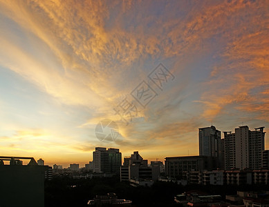 清晨城市的清晨背景图片