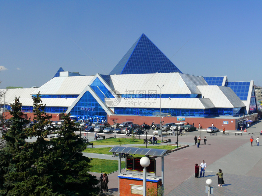 谢里雅宾斯克大厅金字塔店铺销售量蓝色玻璃地标贸易旅游建筑图片