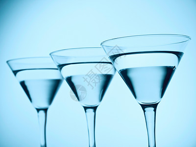 蓝马丁基酒精对象玻璃魅力背光蓝色静物酒吧液体庆典高清图片