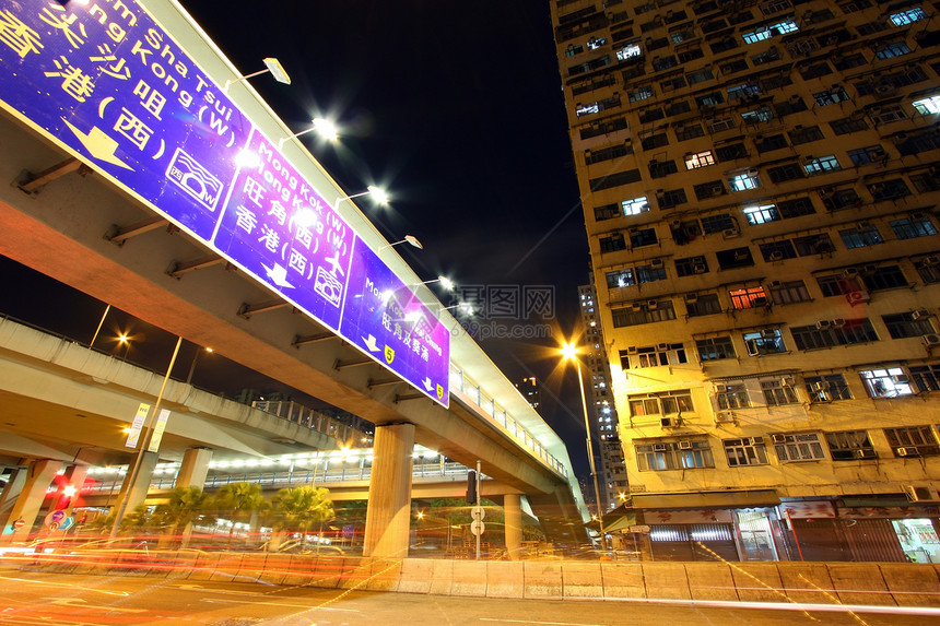 夜间在香港的交通建筑摩天大楼市中心地标场景生活街道办公室驾驶小时图片