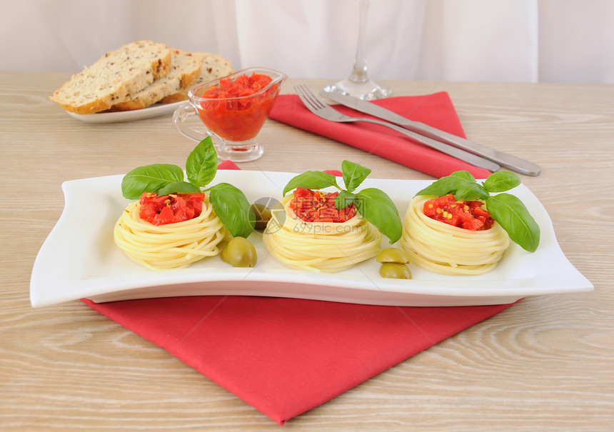 番茄酱意大利面烤面条装饰产品美味敷料自助餐蔬菜盘子烹饪风格图片