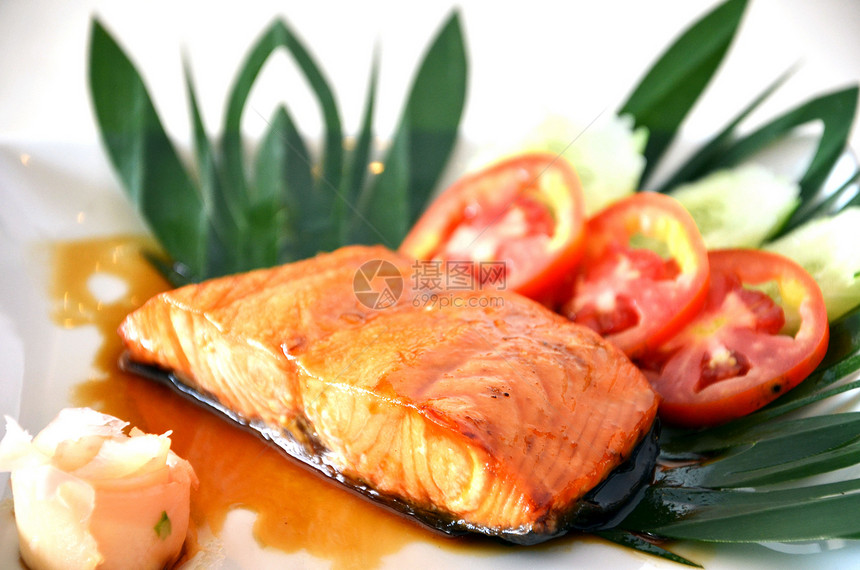 鱼盘炙烤美食烹饪牛扒食物饮食午餐营养餐厅鱼片图片