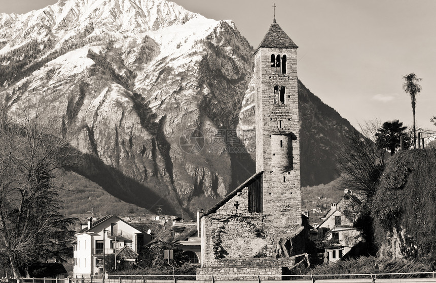 古代意大利教堂和阿尔卑斯山图片