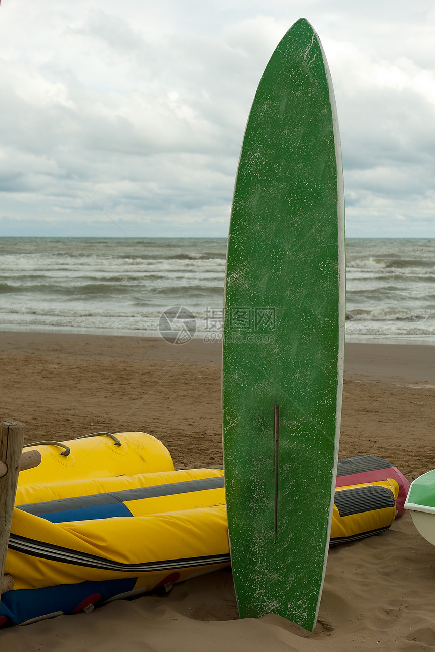 浮板太阳娱乐生活海滩冲浪板冲浪晴天海洋波浪闲暇图片