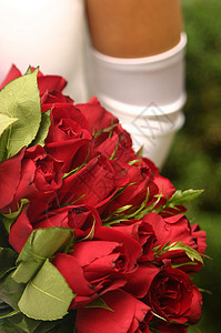 Bridal 布尔花束仪式花朵婚礼白色新娘红色婚姻背景图片