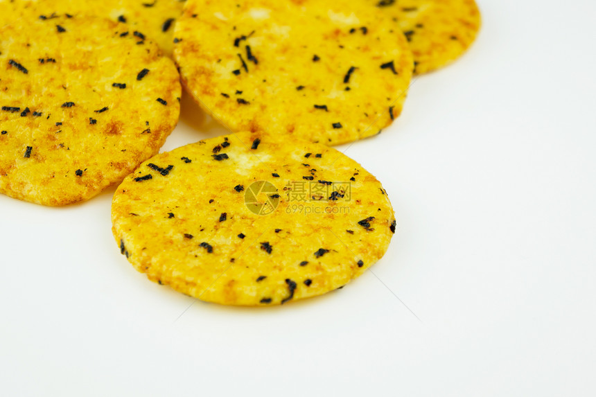 圆金饼干白色传统糖果新年食物黄色金子味道面包海藻图片
