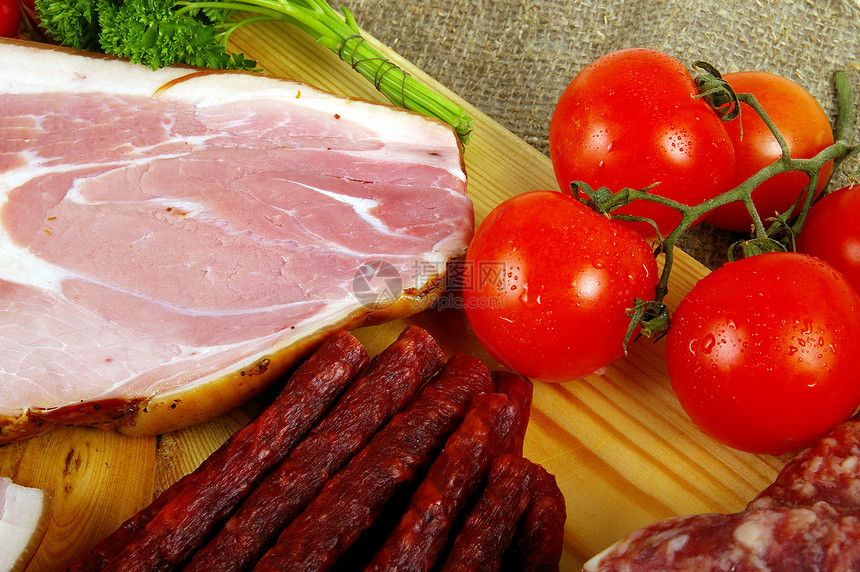 肉和香肠皮革原油肥胖预备切板厨房小吃纤维猪肉食品图片