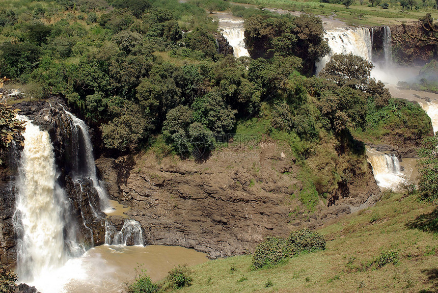 埃塞俄比亚的瀑布蓝色激流森林荒野风景图片