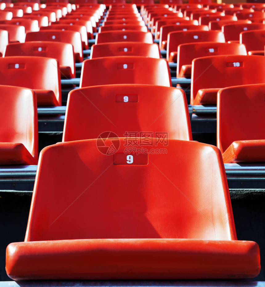 红色体育场座位椅子大厅观众会议运动团体礼堂长椅数字民众图片
