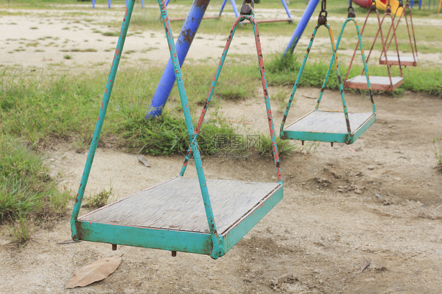 空摆动金属儿童游戏公园休闲座位游乐设备秋千游乐场图片