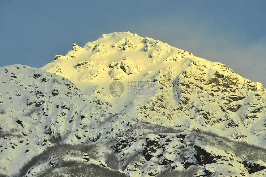 阿拉斯加山脉生态顶峰天气岩石风景悬崖地球荒野天空冻结图片