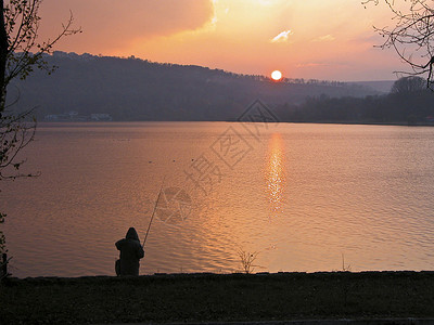日落时湖湖背景图片