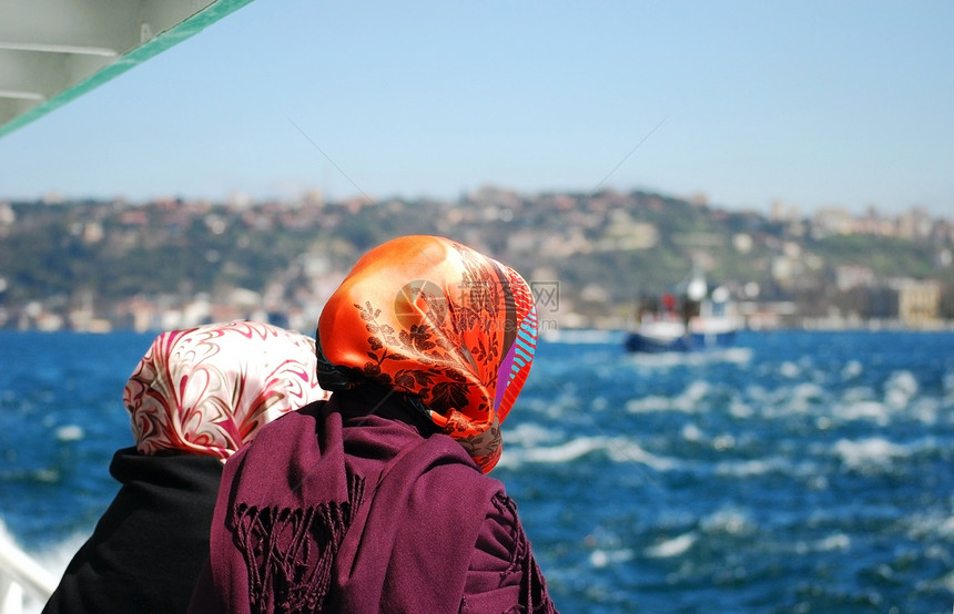 船上的土耳其妇女图片