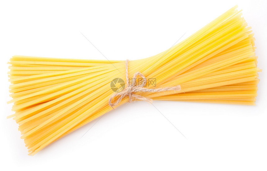 白色背景的意大利面条被孤立了黄色营养食物工作室烹饪美食面粉国家午餐产品图片