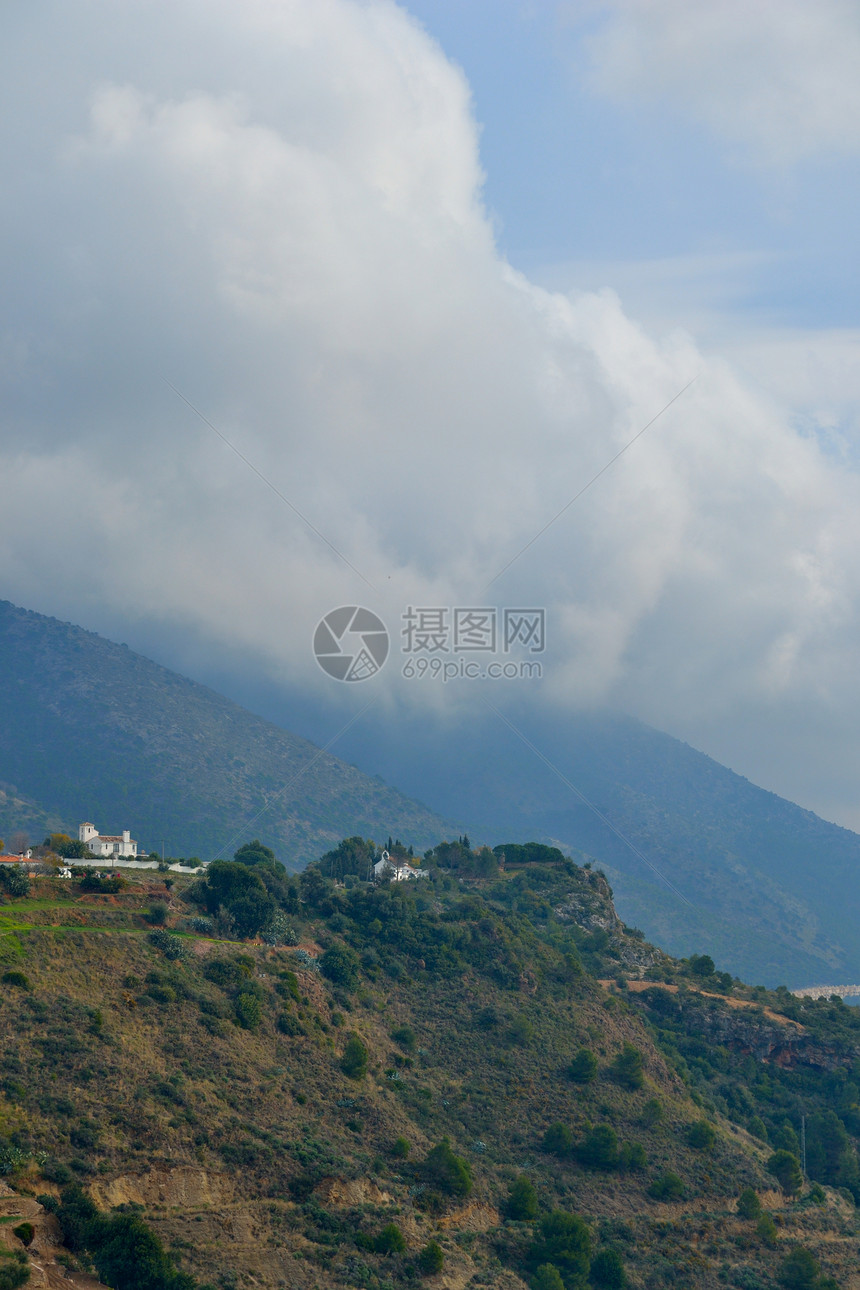 米哈斯山丘房子天空绿色山脉爬坡旅游森林建筑物图片