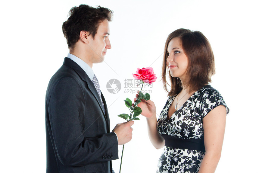 男人给女人送花夫妻女性家庭微笑友谊幸福花朵女士快乐玫瑰图片