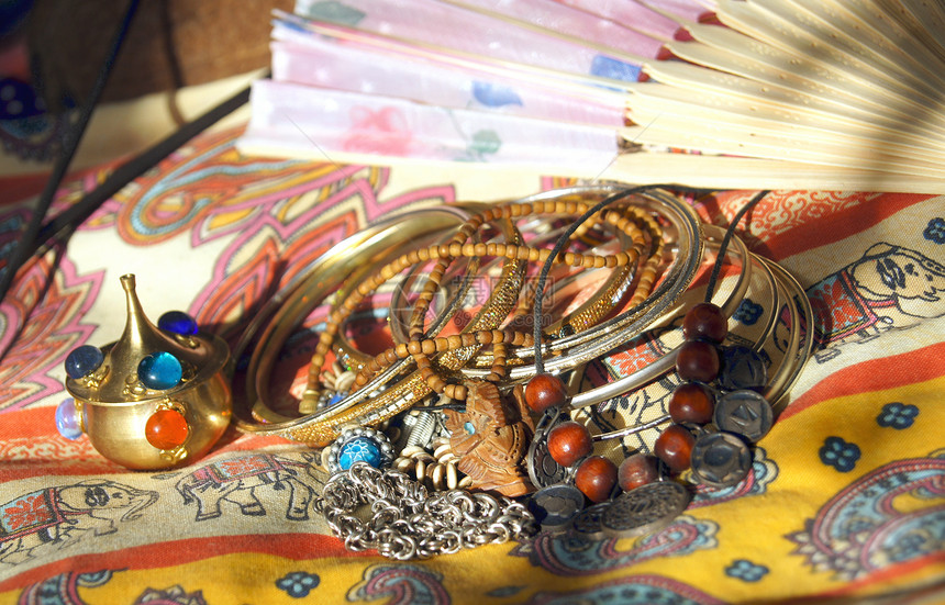 印度的记忆旅游手镯回忆珠宝檀香扇子快照传统旅行图片