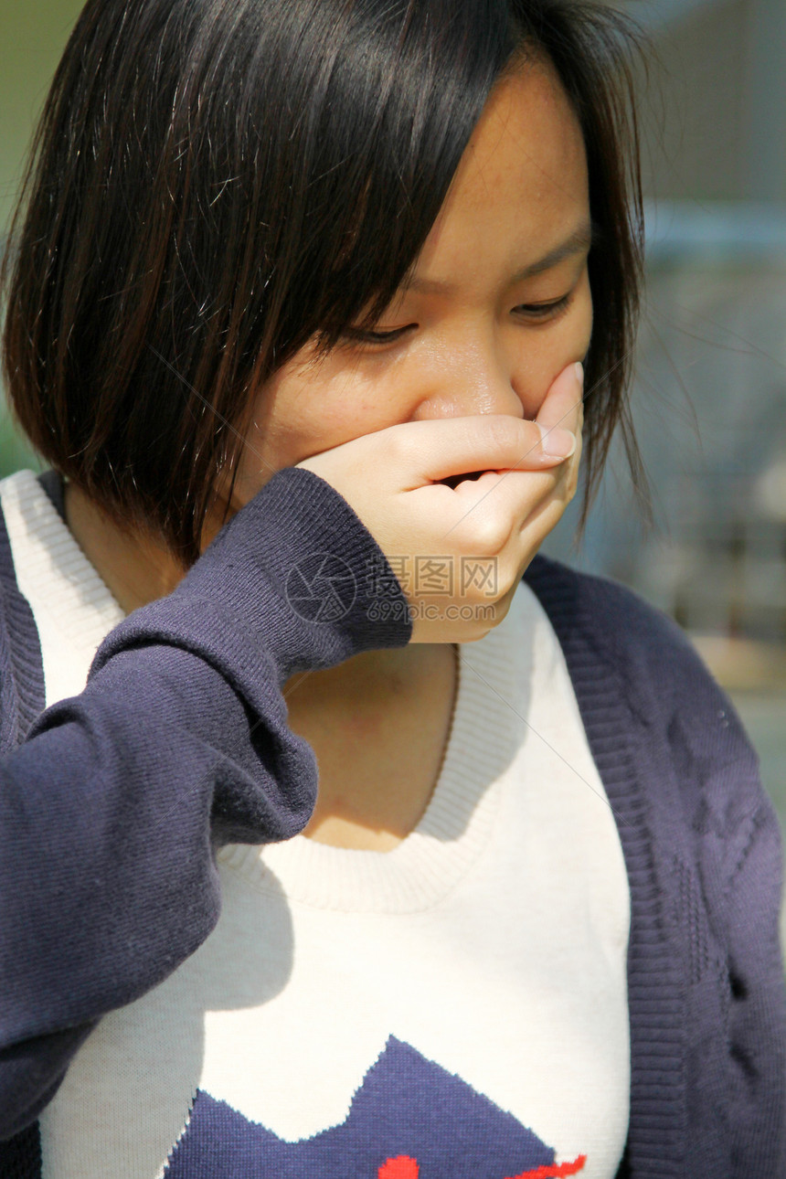 亚洲妇女打喷嚏咳嗽疾病女士过敏鼻子药品卫生组织成人保健图片