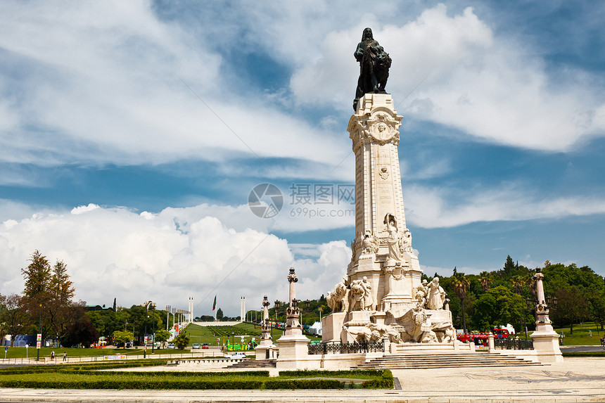 葡萄牙里斯本马克斯雕像与狮子青铜天空运输纪念碑历史性正方形旅游假期蓝色街道图片