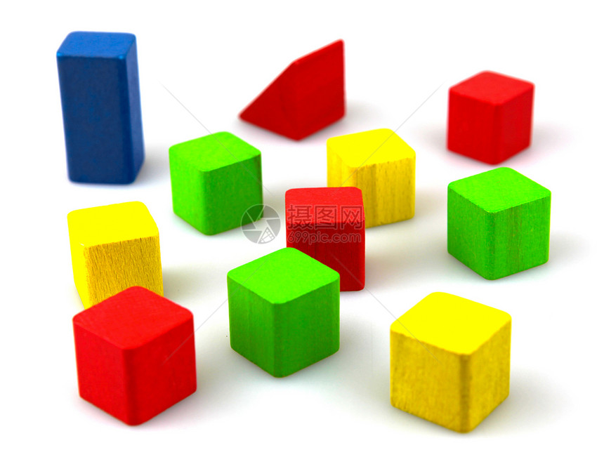 木制构件绿色创造力红色立方体孩子婴儿期闲暇木头游戏蓝色图片