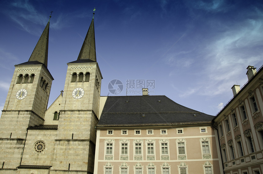 雷根斯堡典型的德国建筑大教堂遗产街道纪念碑石头游客建筑学晴天风景蓝色图片