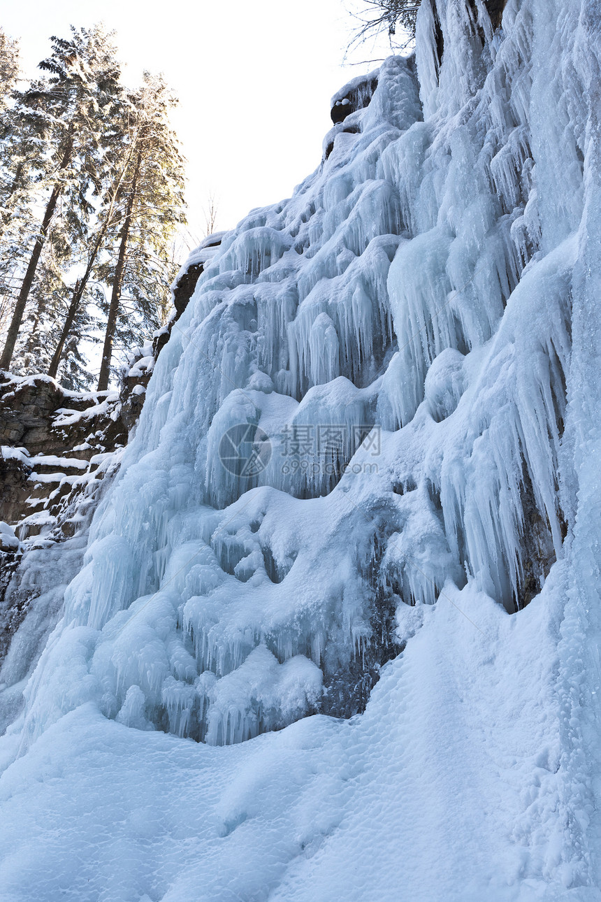 冻结瀑布季节冰柱公园水晶峡谷森林岩石天空图片