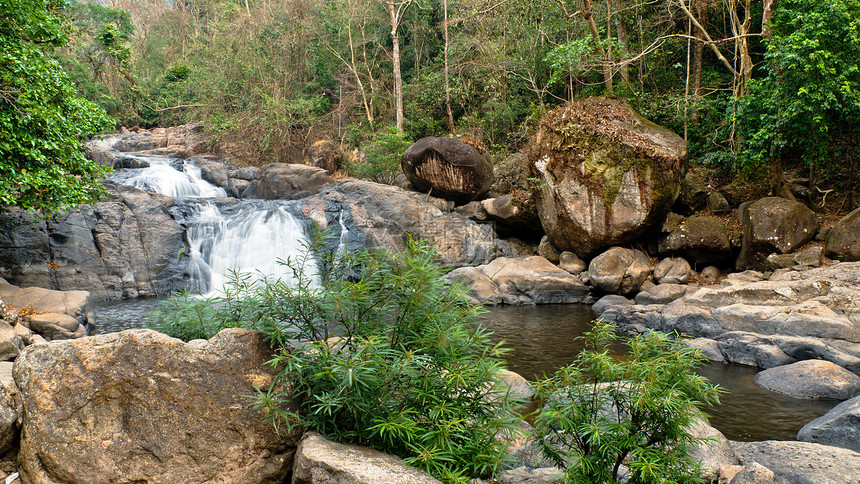 南龙瀑布森林石头叶子植物公园瀑布丛林岩石流动旅行图片